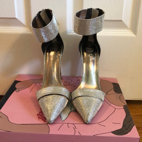 Jeffrey Campbell silver sparkly, pointed-toe heel - Picture 2 of 5